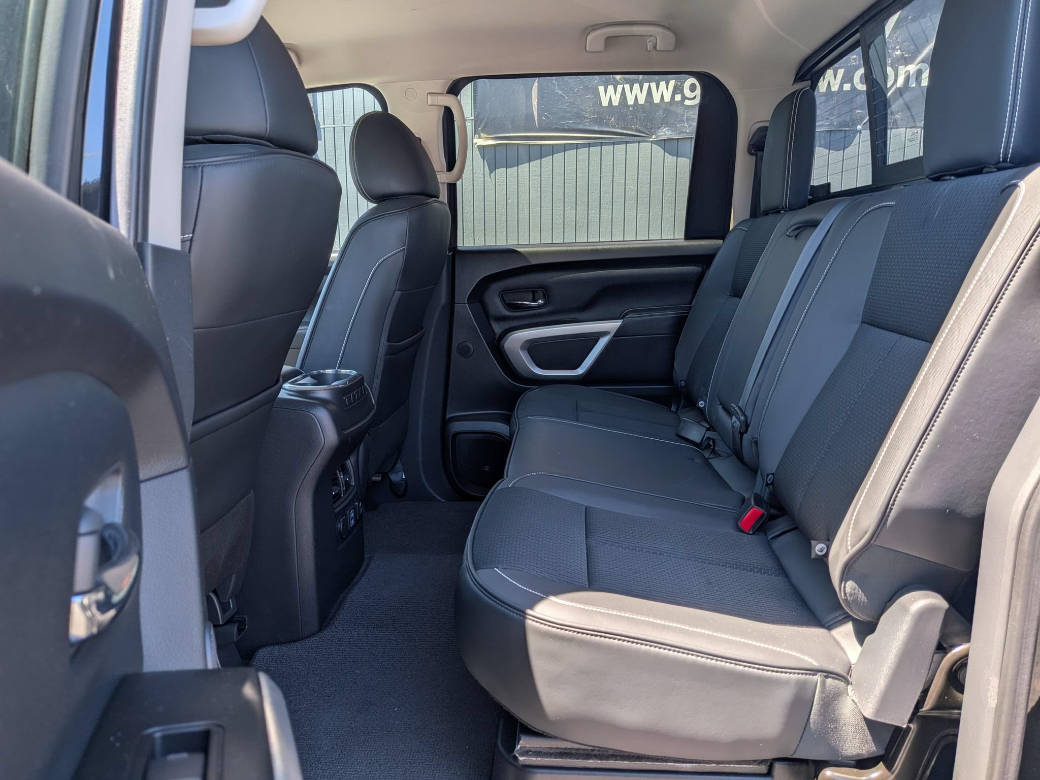 Used 2019 Nissan Titan PRO-4X AWD/4WD image 7