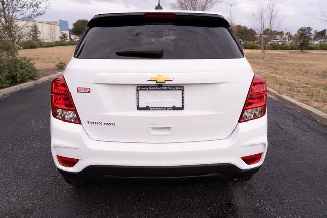 Used 2022 Chevrolet Trax LS w/ Tint and Cruise Package image 4