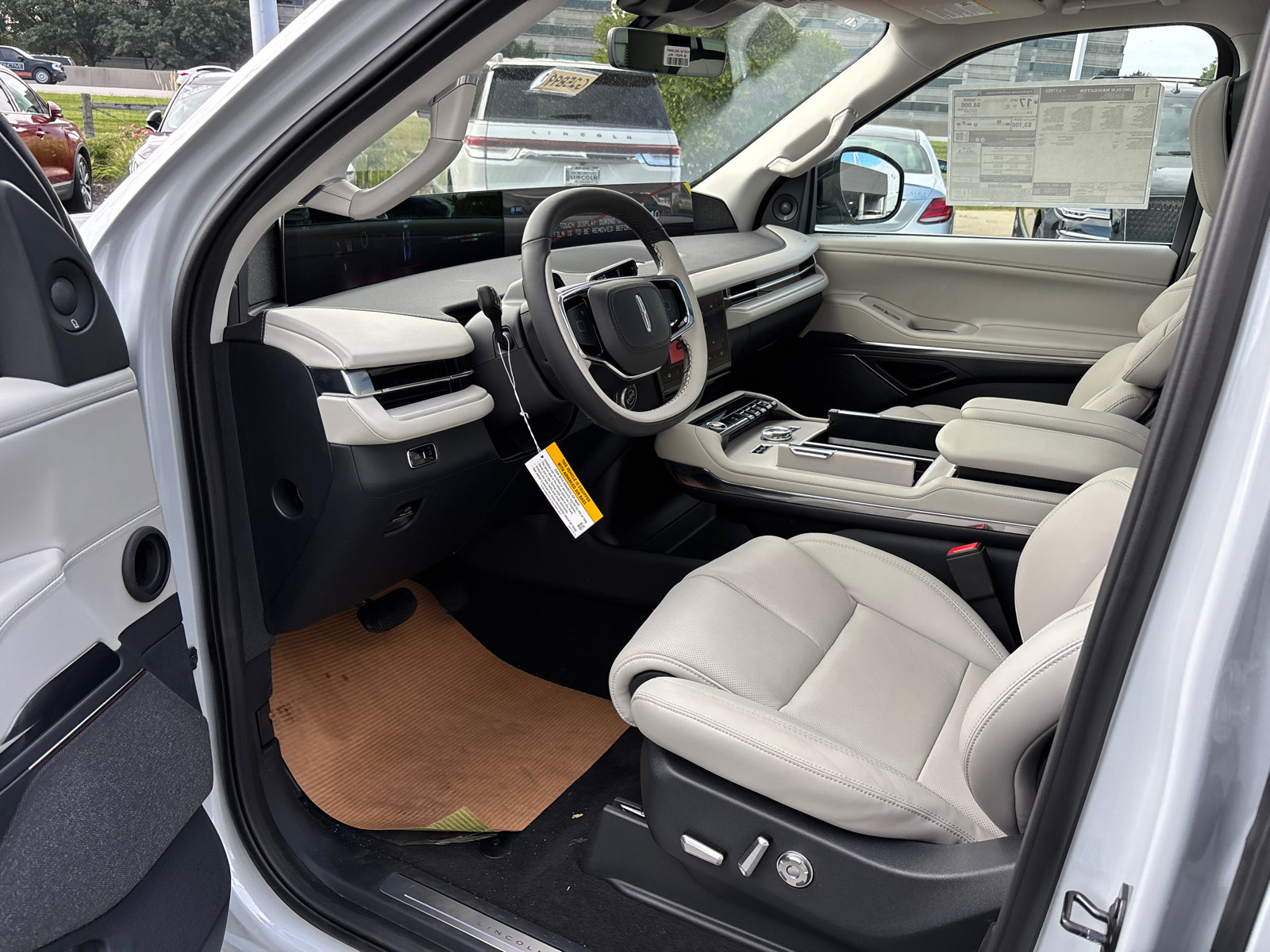 New 2025 Lincoln Navigator L Reserve image 25