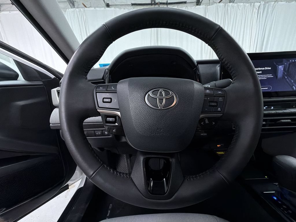 Used 2025 Toyota Camry LE w/ Convenience Package AWD/4WD image 30