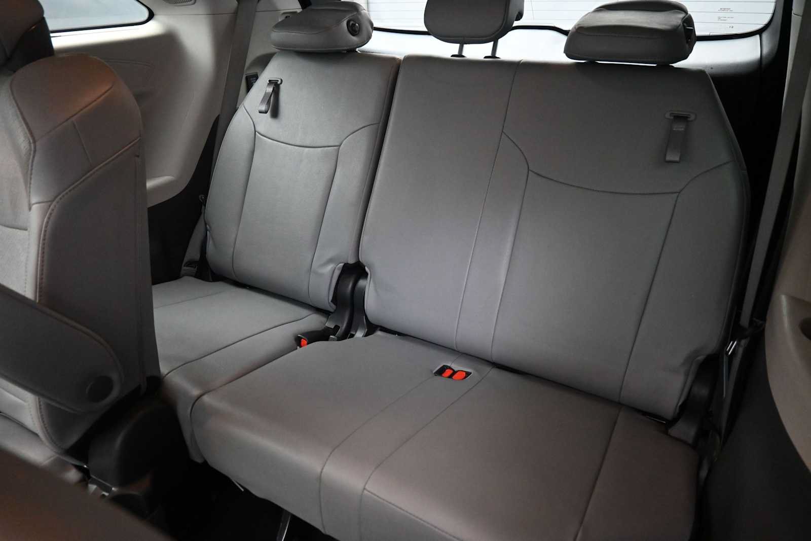 Used 2024 Toyota Sienna Limited AWD/4WD image 21