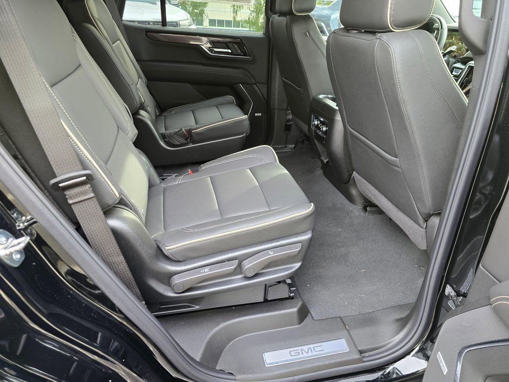 New 2026 GMC Yukon Elevation AWD/4WD image 13