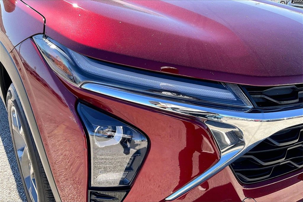 Certified 2024 Chevrolet Trax LT w/ Driver Confidence Package image 29