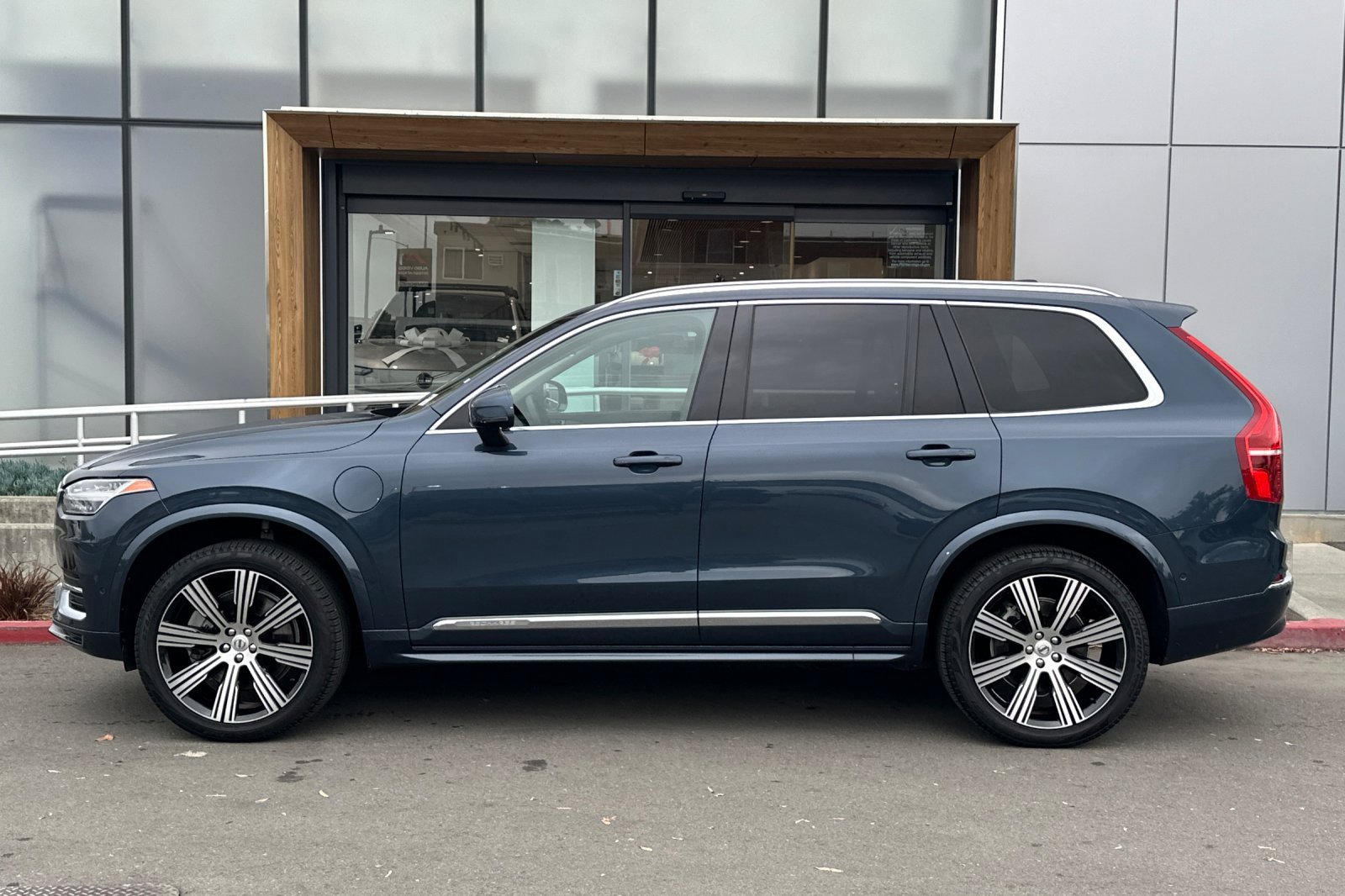 Certified 2023 Volvo XC90 T8 Ultimate image 6