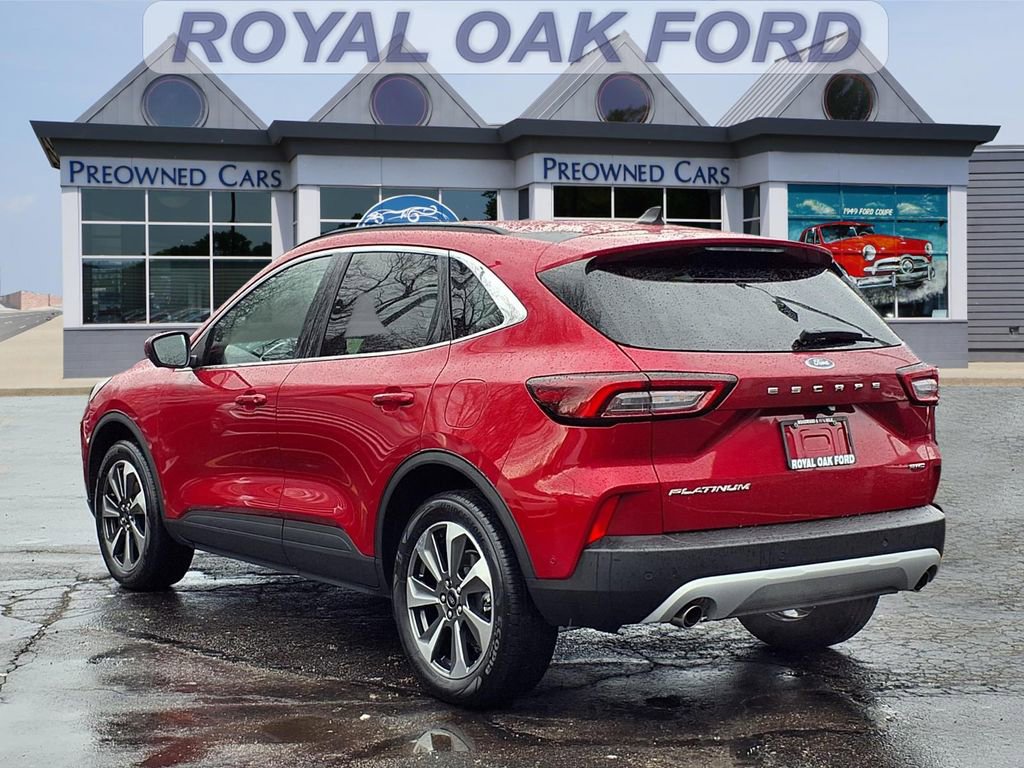 Used 2023 Ford Escape Platinum w/ Premium Technology Package image 2