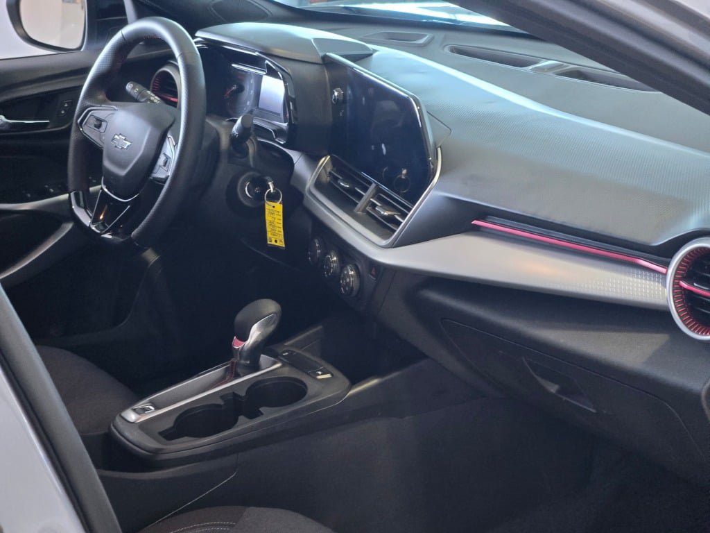 Used 2024 Chevrolet Trax RS w/ Driver Confidence Package FWD image 7