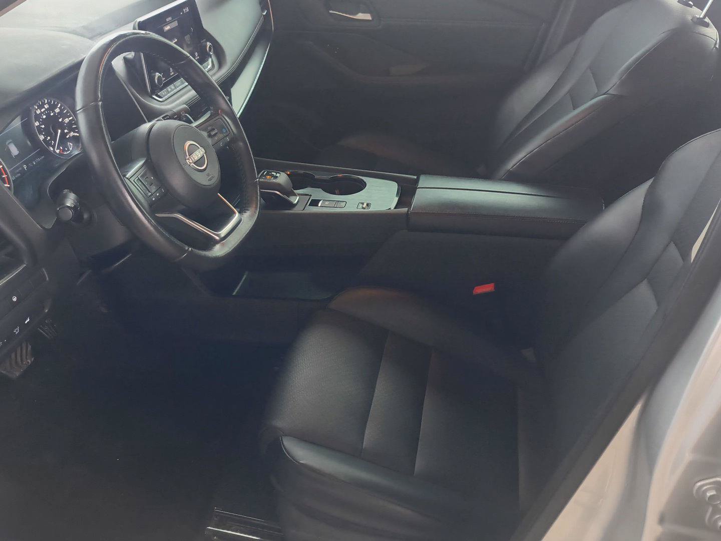 Used 2024 Nissan Rogue SV w/ SV Premium Package FWD image 27