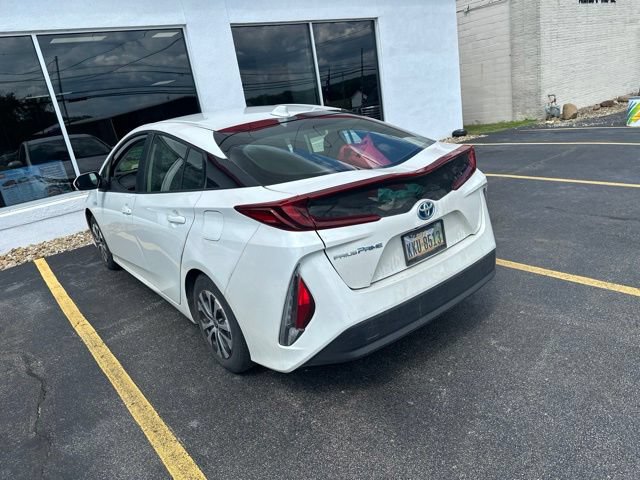 Used 2022 Toyota Prius Prime LE FWD image 3