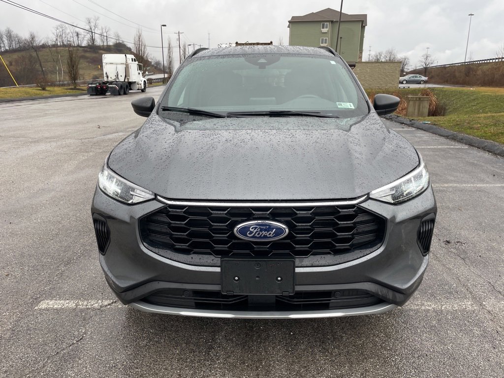 Used 2025 Ford Escape ST-Line image 2