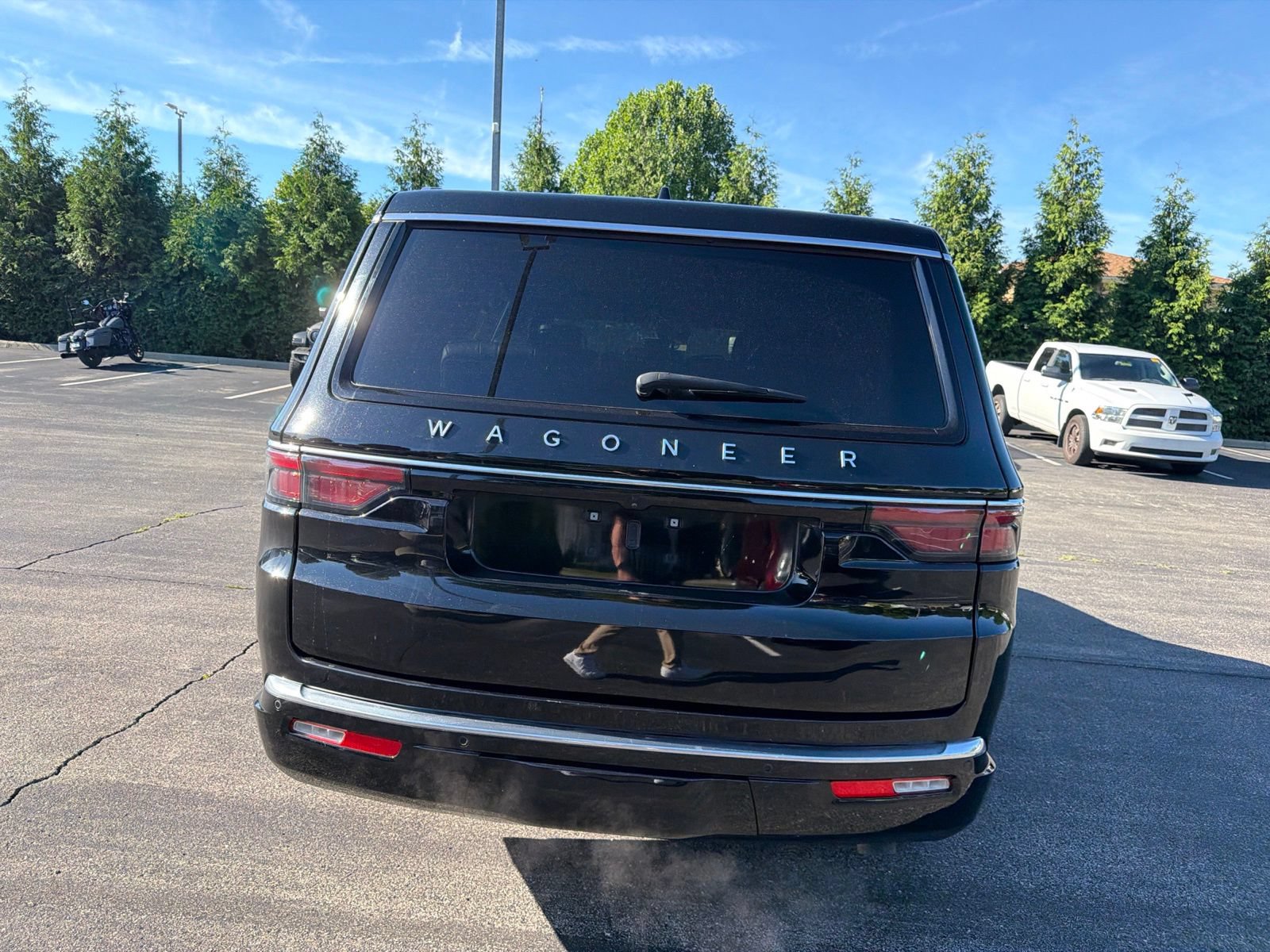 Used 2024 Jeep Wagoneer 4WD image 4