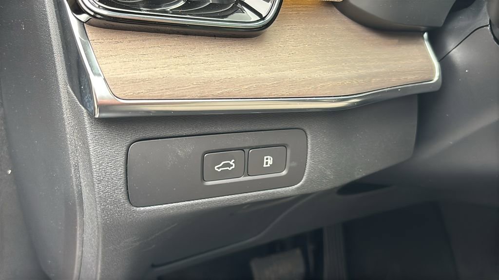 New 2026 Volvo XC90 T8 Plus image 14