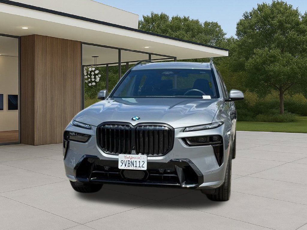 Used 2026 BMW X7 xDrive40i w/ M Sport Package AWD/4WD image 3