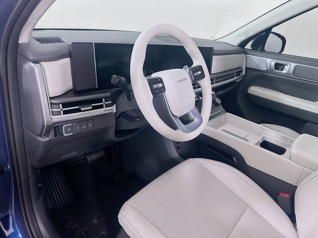 Certified 2025 Hyundai Santa Fe SEL image 9