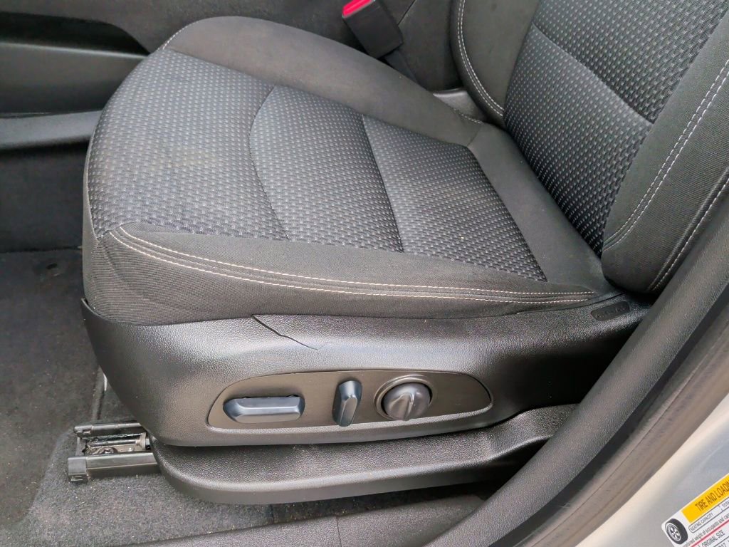 Used 2022 GMC Terrain SLE w/ Driver Convenience Package image 13