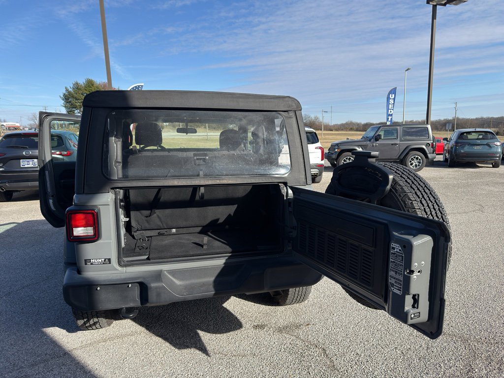 Used 2021 Jeep Wrangler Sport image 14