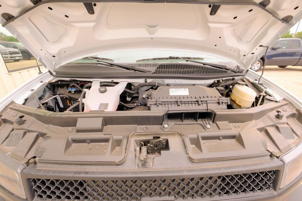 Used 2025 Chevrolet Express 2500 w/ Driver Convenience Package image 30