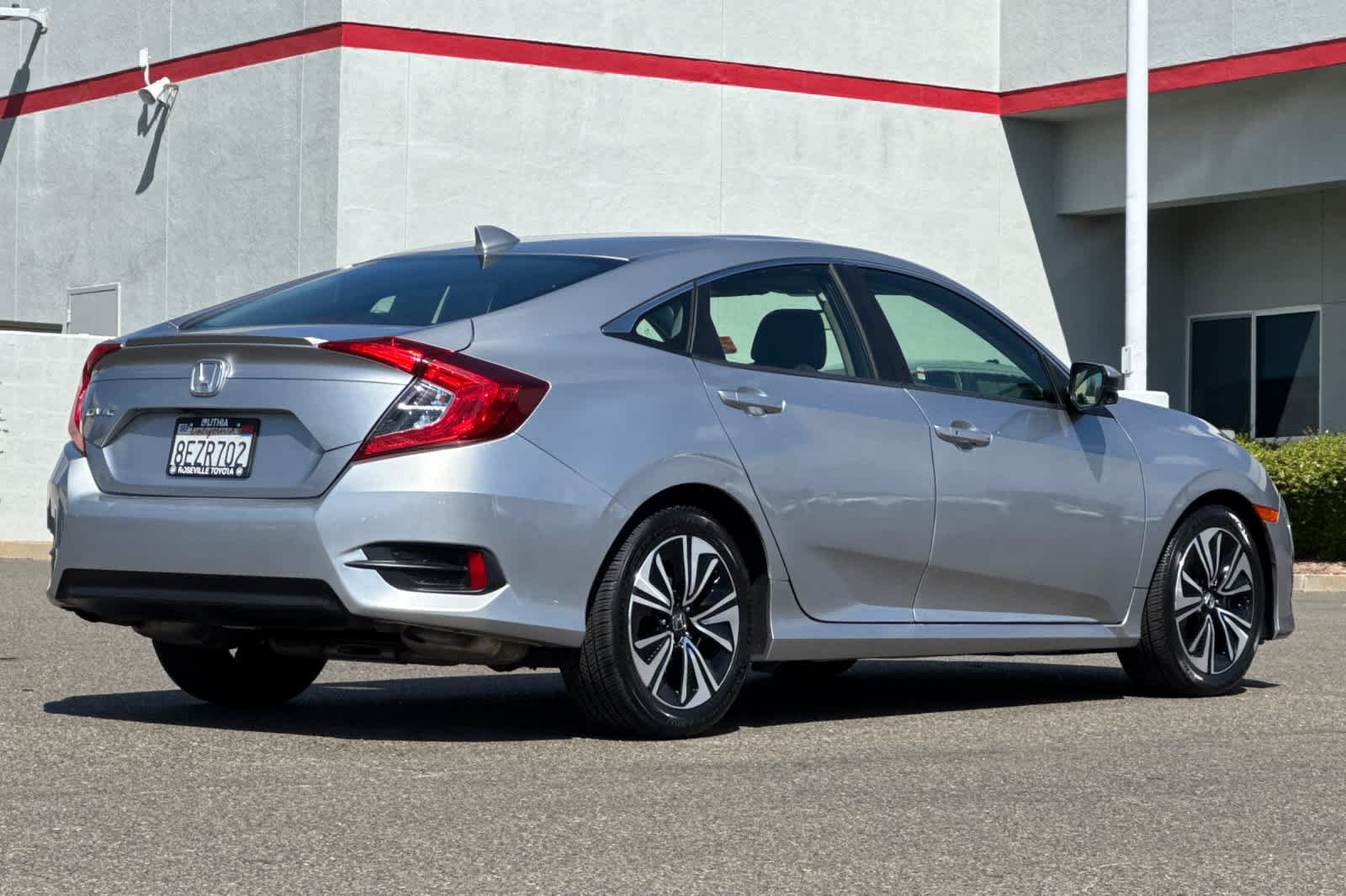 Used 2018 Honda Civic EX-T image 2