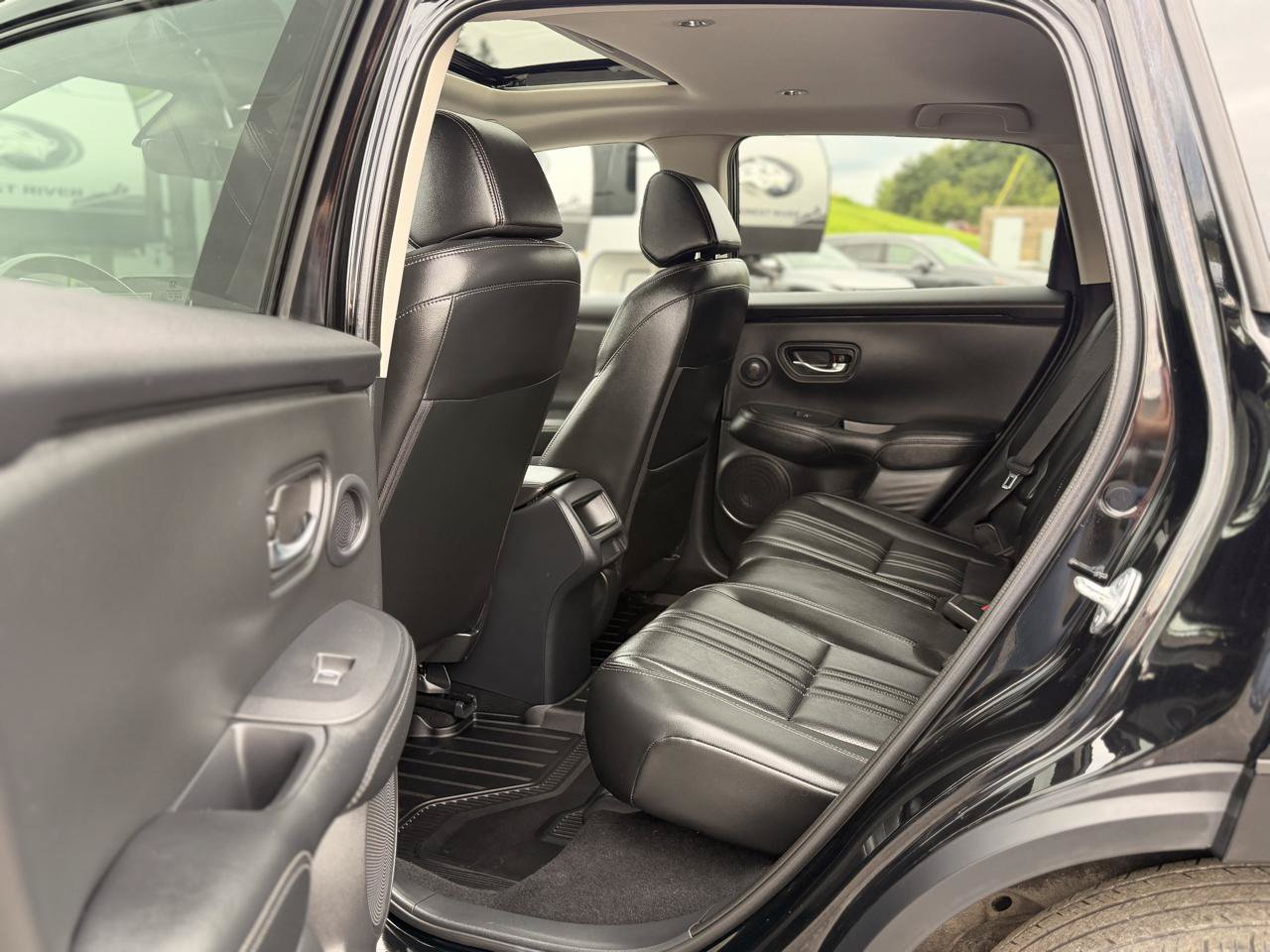 Used 2025 Honda HR-V EX-L image 10