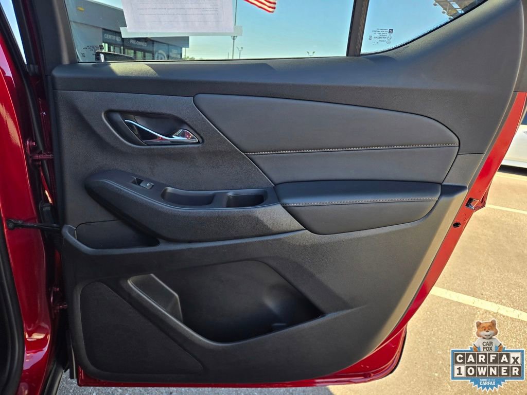 Used 2021 Chevrolet Traverse RS FWD image 50