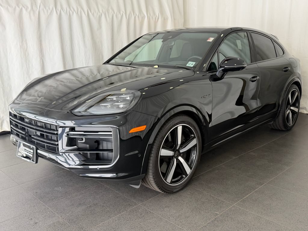 Certified 2025 Porsche Cayenne Turbo AWD/4WD image 1