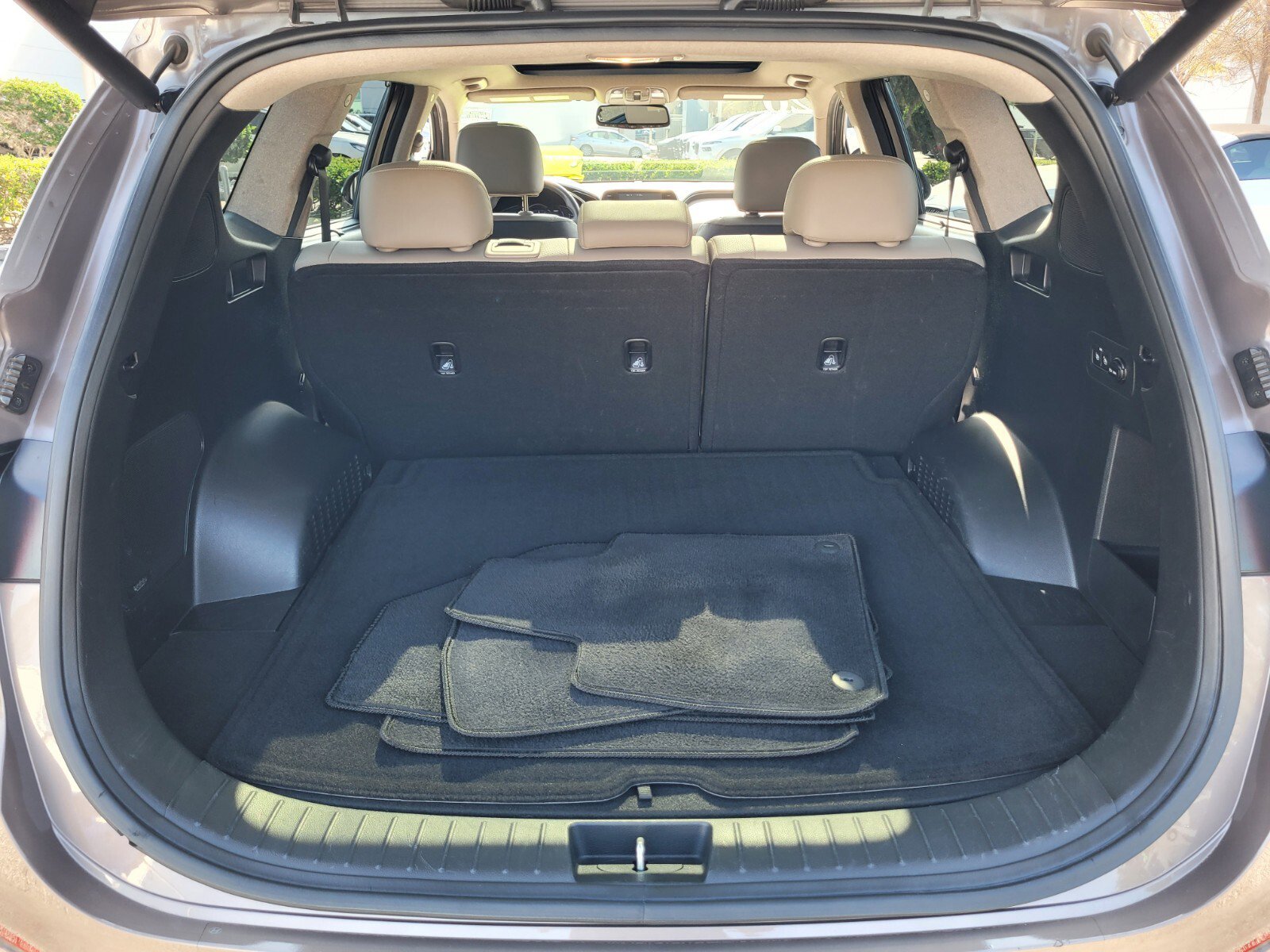 Used 2020 Hyundai Santa Fe SEL w/ Convenience + Premium Package image 15