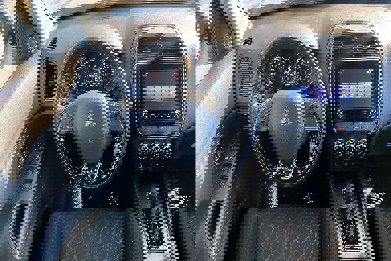 Used 2024 Mitsubishi Outlander Sport LE image 5