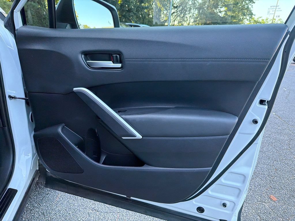 Used 2024 Toyota Corolla Cross XLE FWD image 14