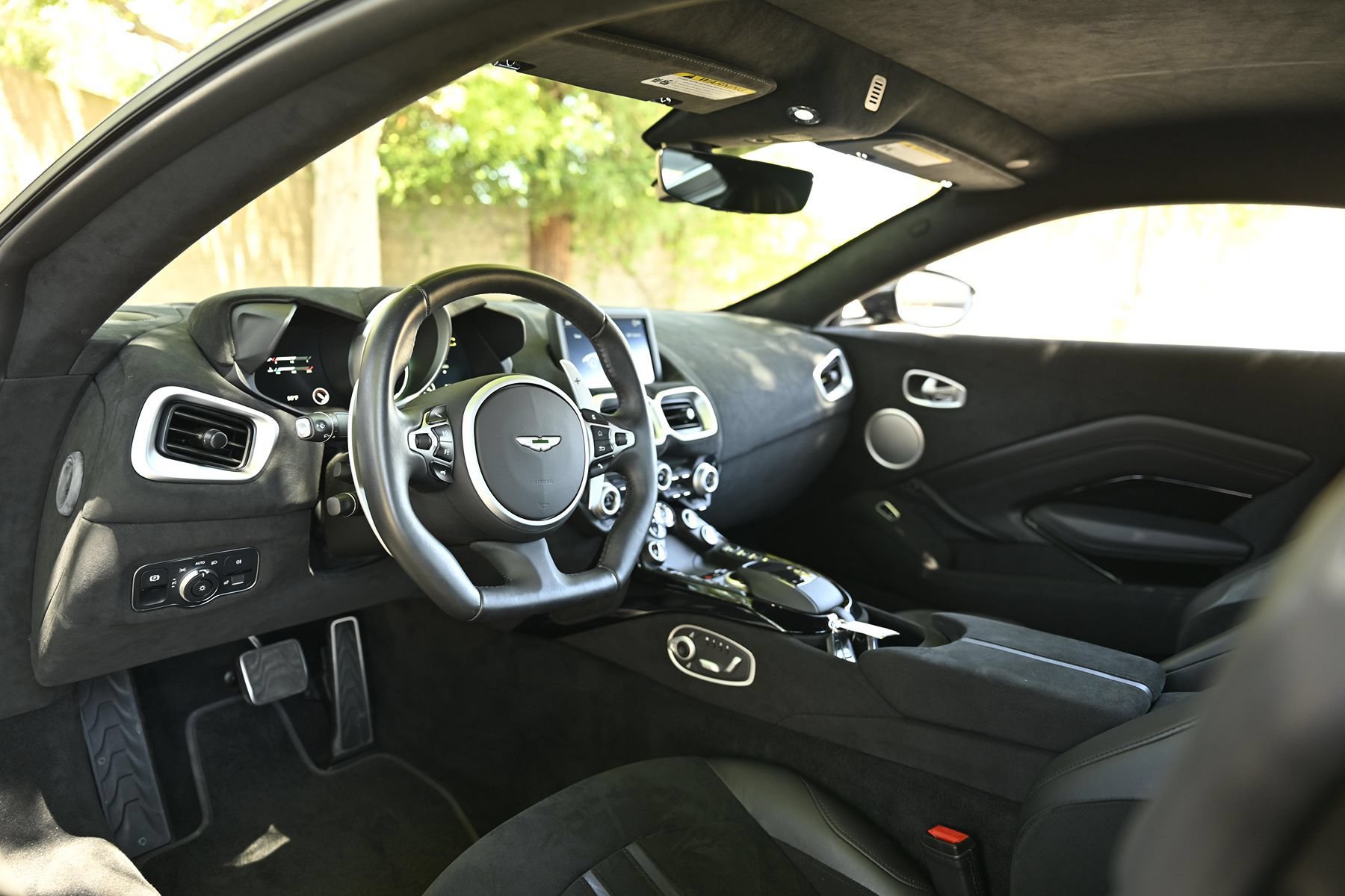 Used 2020 Aston Martin V8 Vantage Coupe RWD image 14