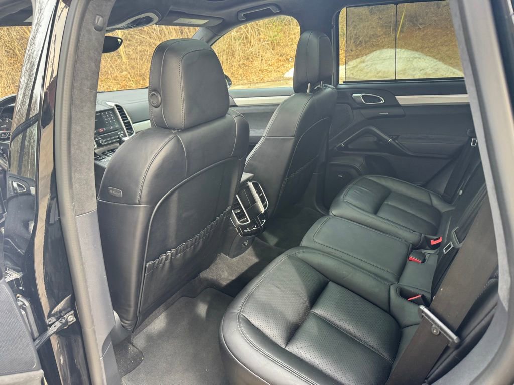 Used 2018 Porsche Cayenne GTS w/ Premium Package Plus image 20