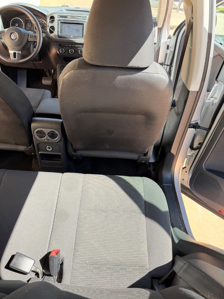 Used 2015 Volkswagen Tiguan S image 25