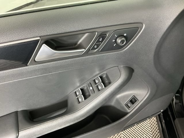 Used 2016 Volkswagen Jetta SEL w/ Lighting Package FWD image 13