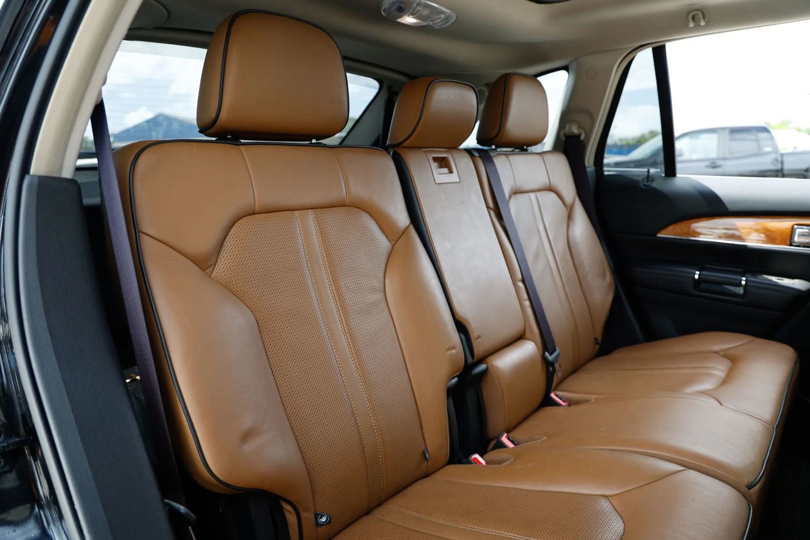 Used 2013 Lincoln MKX FWD image 16