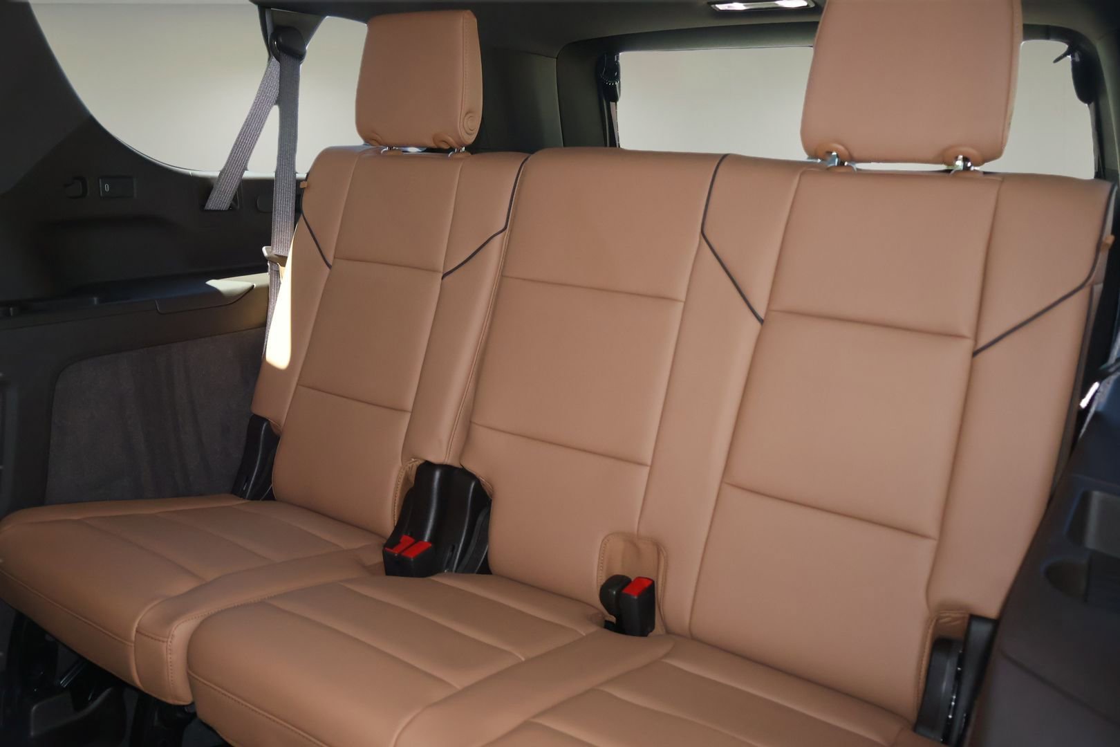 New 2026 Cadillac Escalade ESV Luxury w/ LPO, Floor Liner Package RWD image 16
