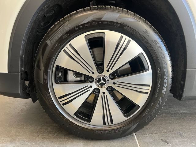 Used 2025 Mercedes-Benz EQB 300 4MATIC image 11