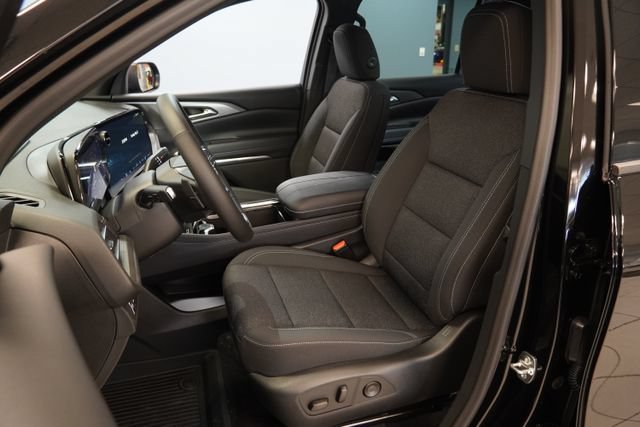 New 2026 Chevrolet Traverse LT w/ Midnight/Sport Edition AWD/4WD image 3