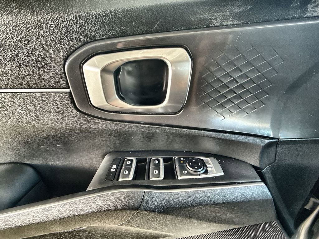 Used 2024 Kia Sorento S image 15