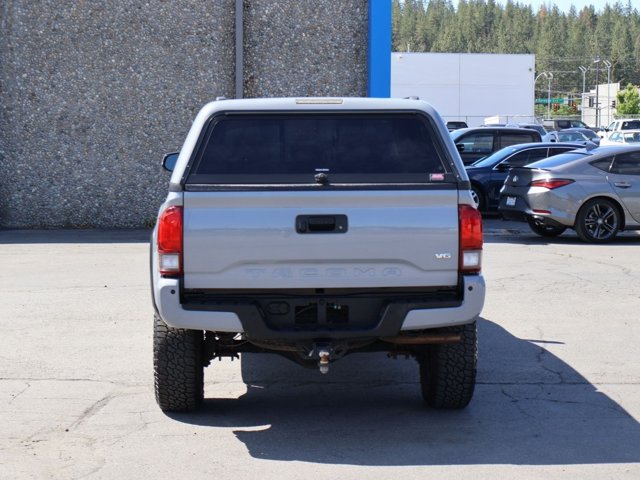 Used 2018 Toyota Tacoma TRD Off-Road w/ Technology Package AWD/4WD image 7