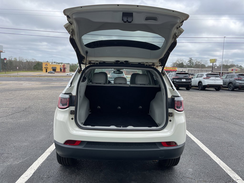 Used 2018 Jeep Compass Latitude w/ Popular Equipment Group image 21