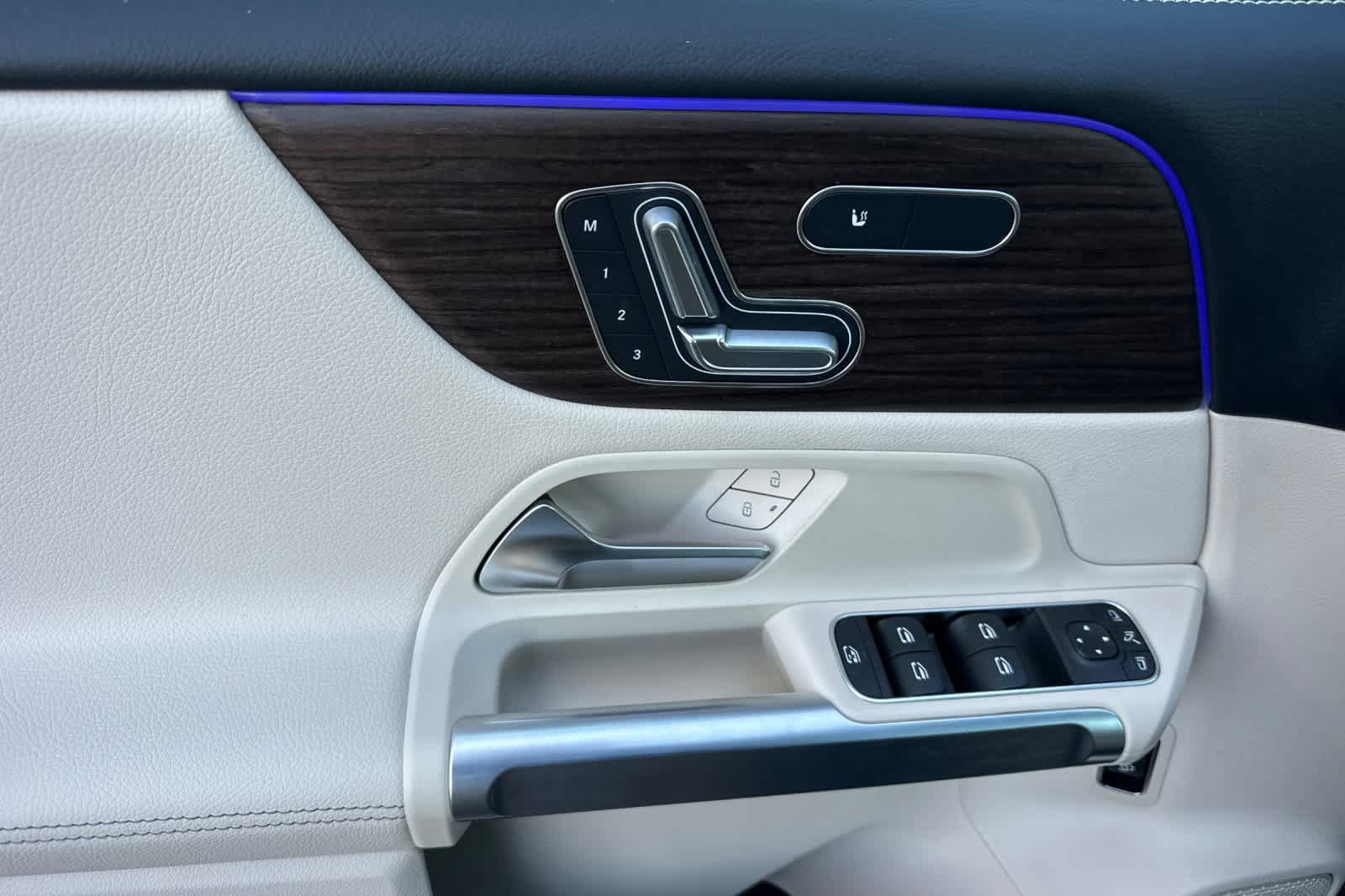 New 2026 Mercedes-Benz GLB 250 image 10