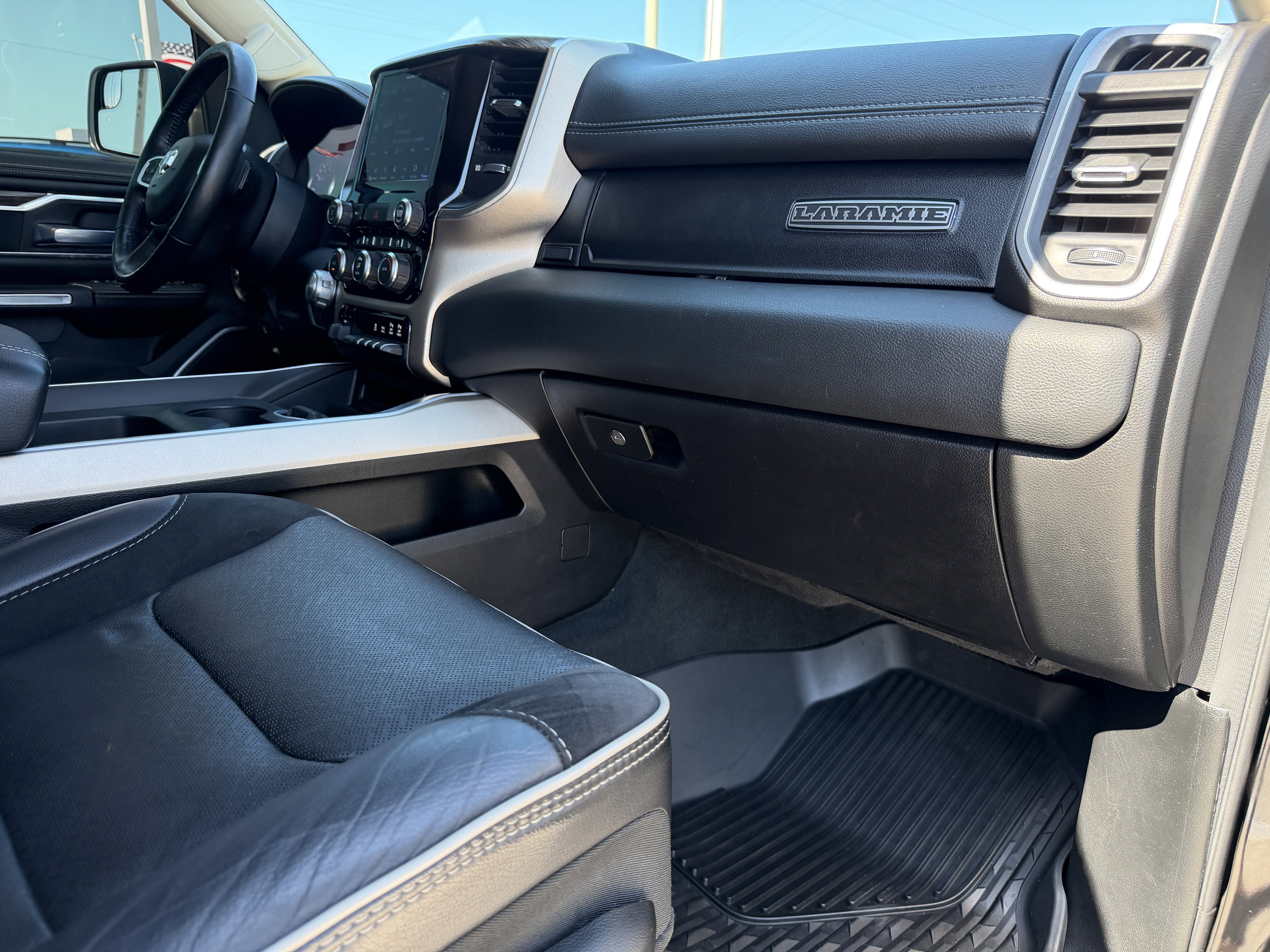 Used 2020 RAM 1500 Laramie image 12