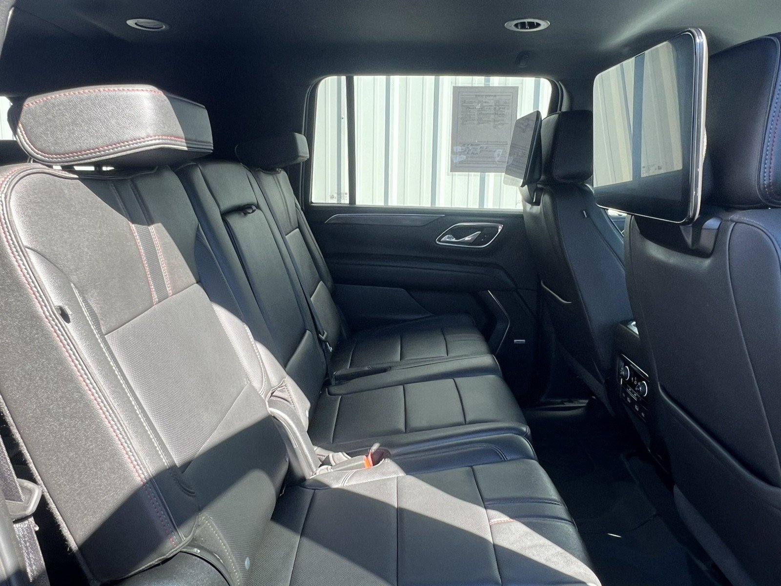 Used 2024 Chevrolet Suburban RST RWD image 24