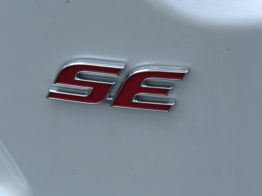 Used 2026 Toyota Corolla SE w/ SE Package FWD image 30