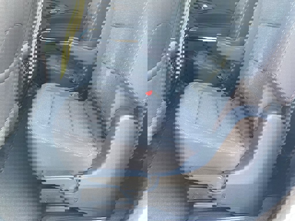 Used 2025 Chevrolet Traverse LT image 21