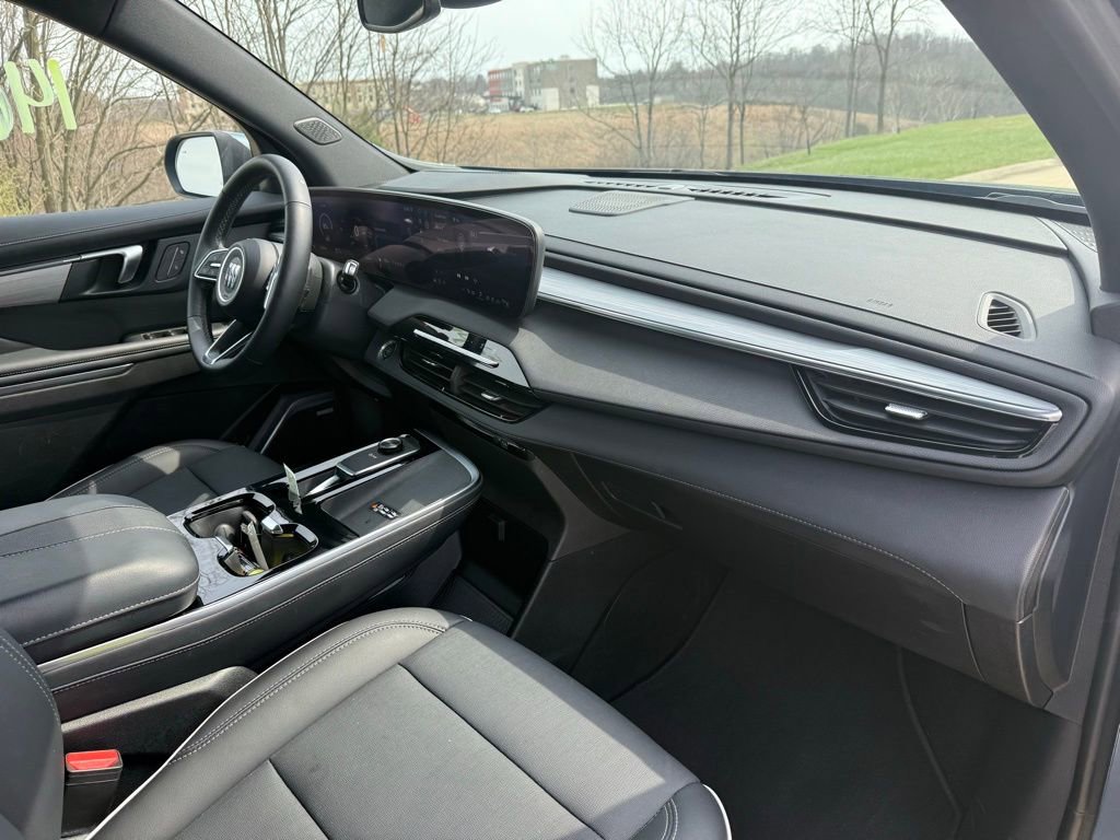 Used 2025 Buick Enclave Preferred image 26