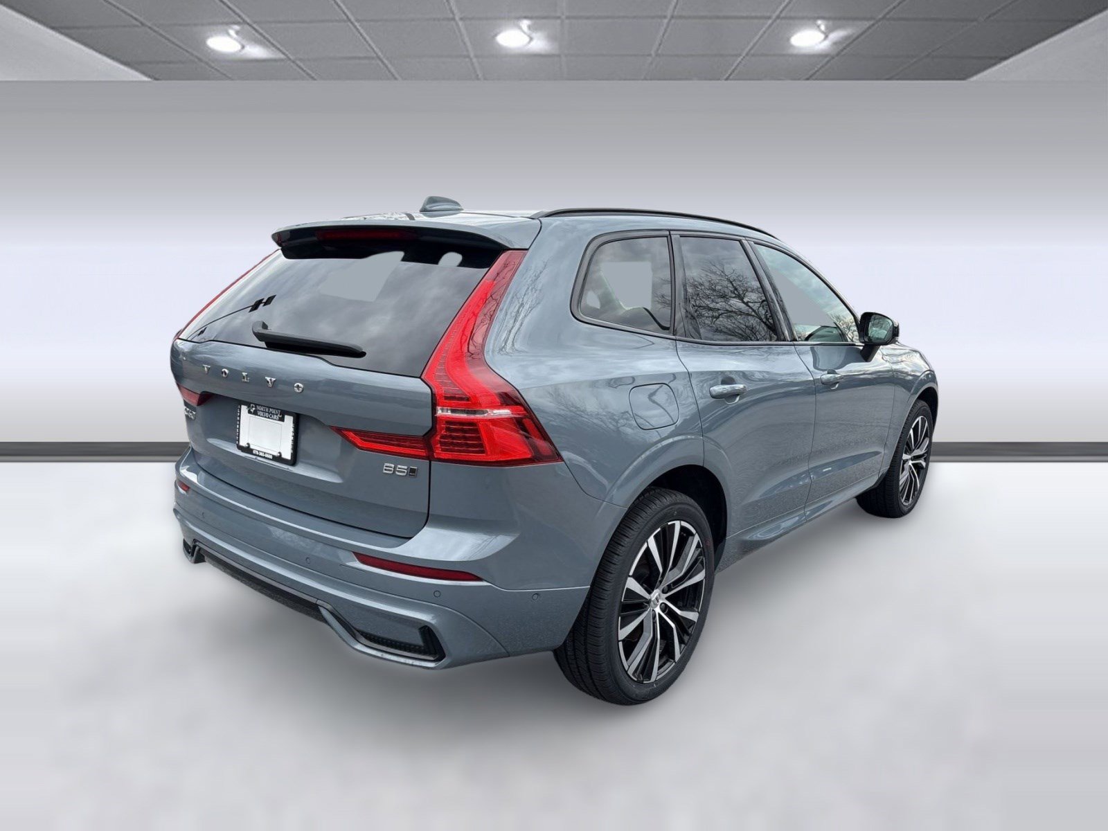 Certified 2024 Volvo XC60 B5 Plus image 9