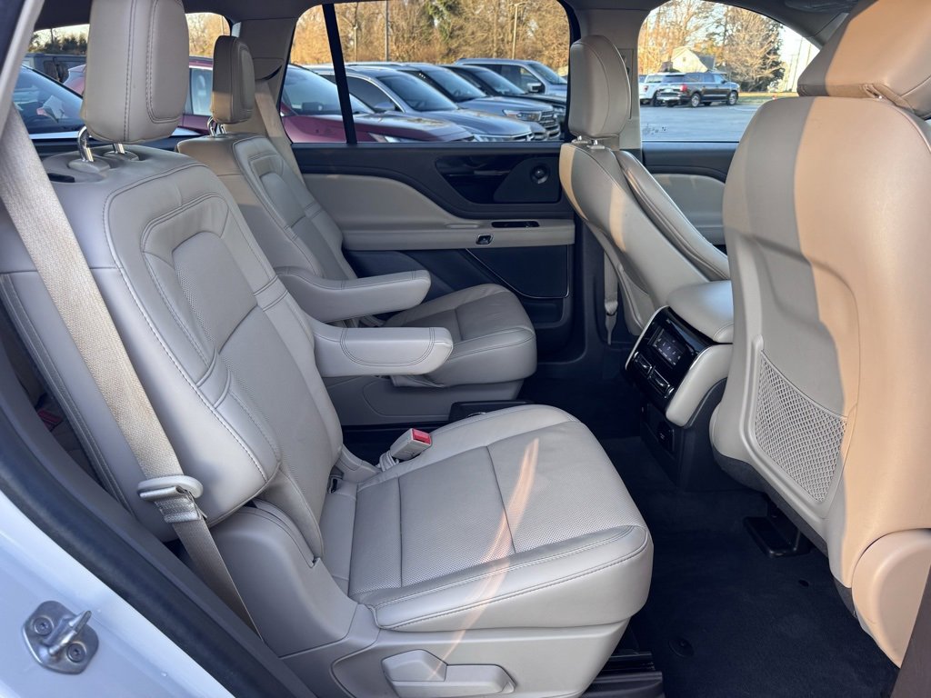 Used 2023 Lincoln Aviator Reserve w/ Equipment Group 201A image 29