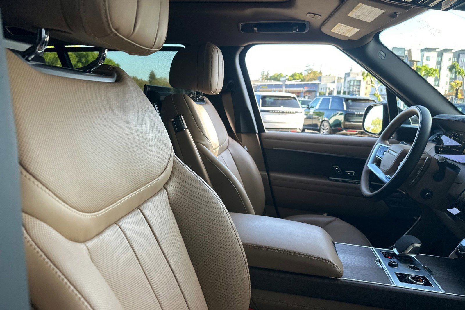 Certified 2023 Land Rover Range Rover Long Wheelbase Autobiography image 33