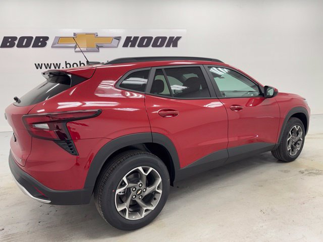 New 2026 Chevrolet Trax LT w/ Sunroof Package FWD image 5