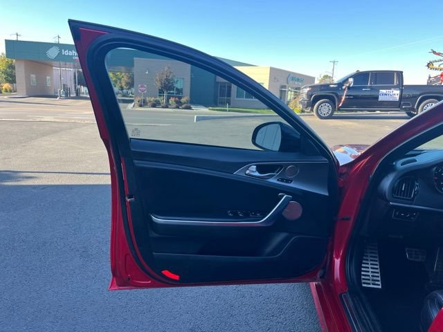 Used 2018 Kia Stinger GT2 AWD/4WD image 28