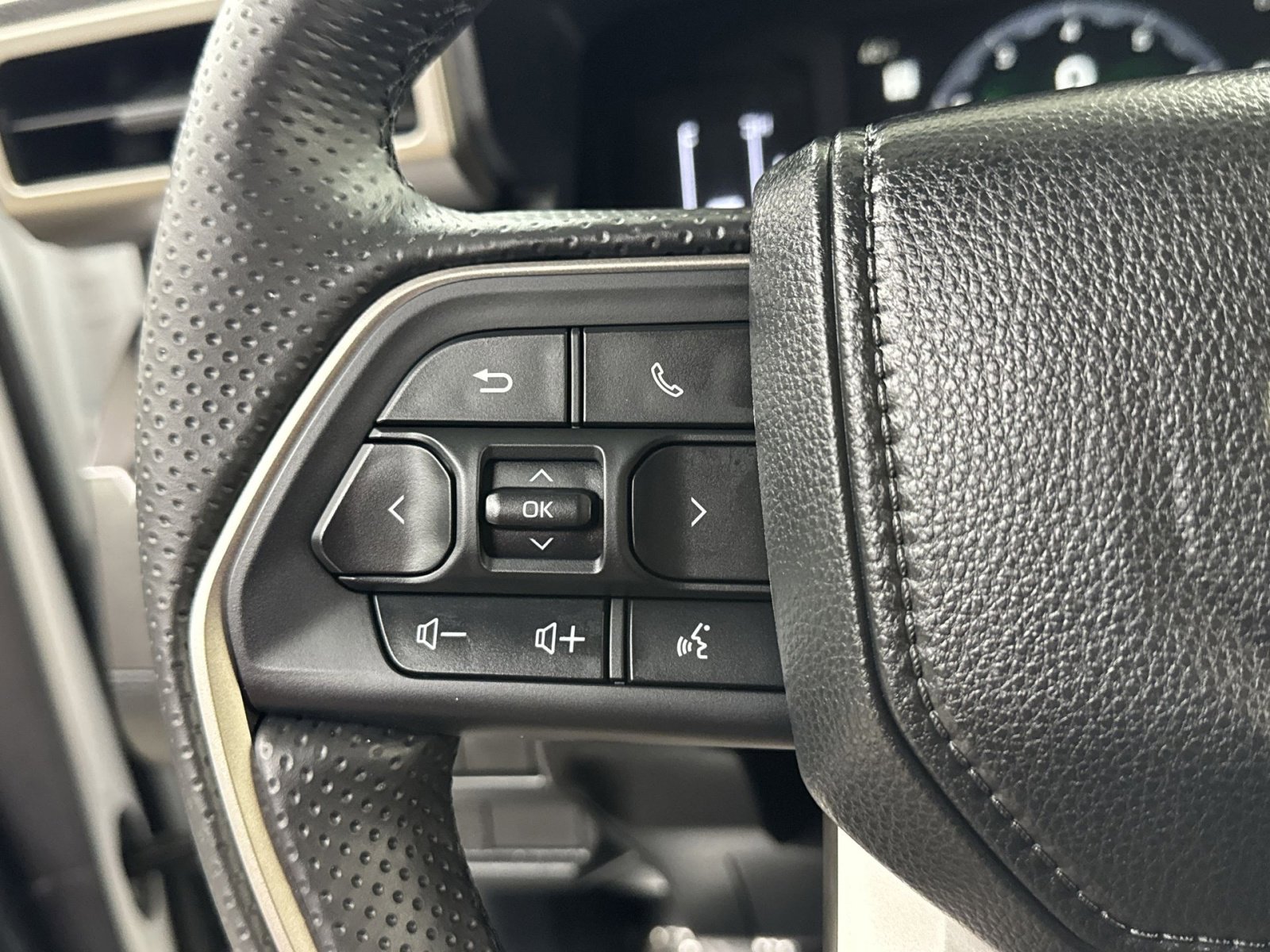 Used 2025 Toyota 4Runner SR5 image 38